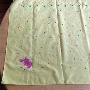 21” Hasbro bandanna yellow in great condition